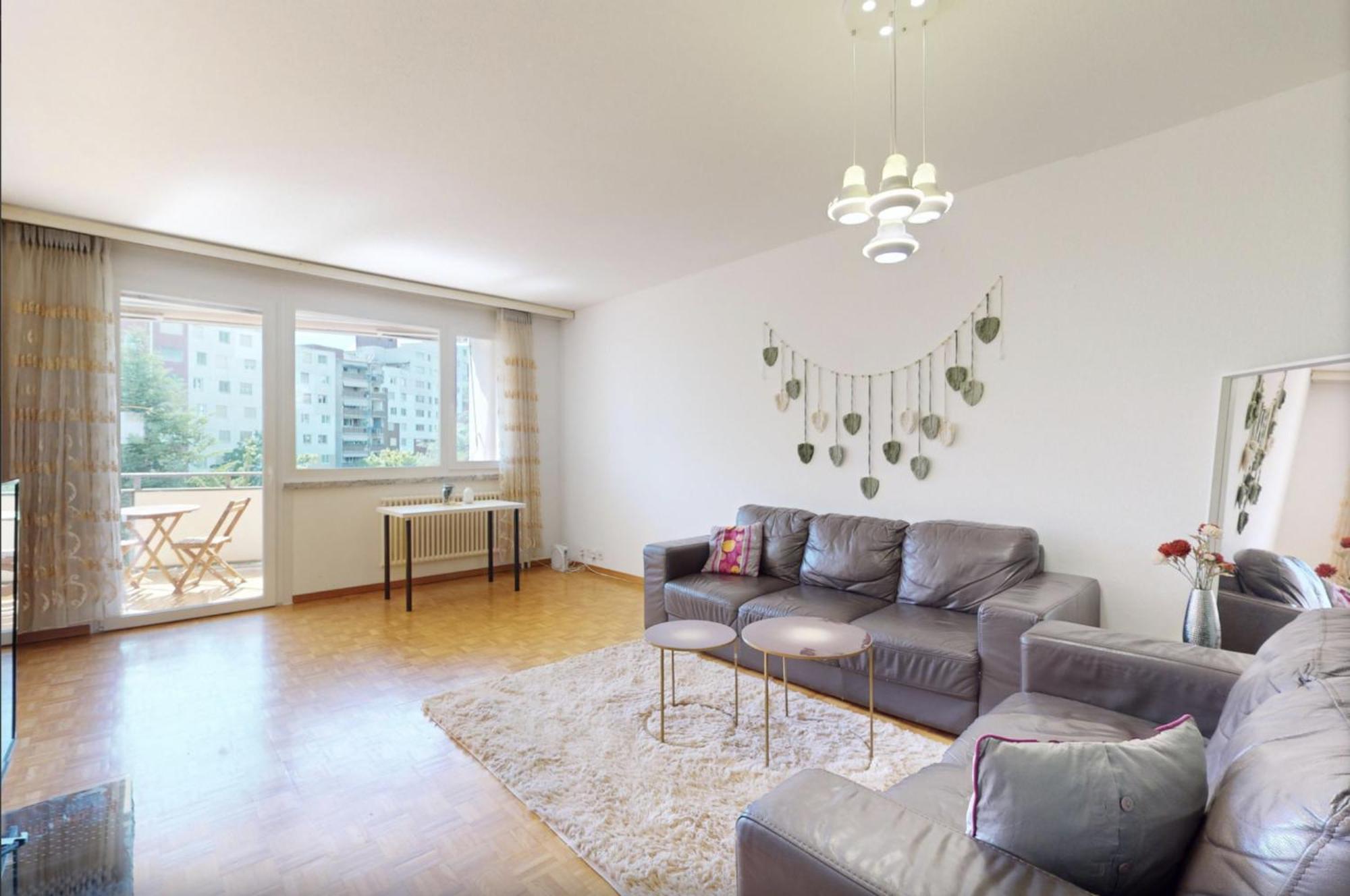 Spacious Two-bedroom Apartment *