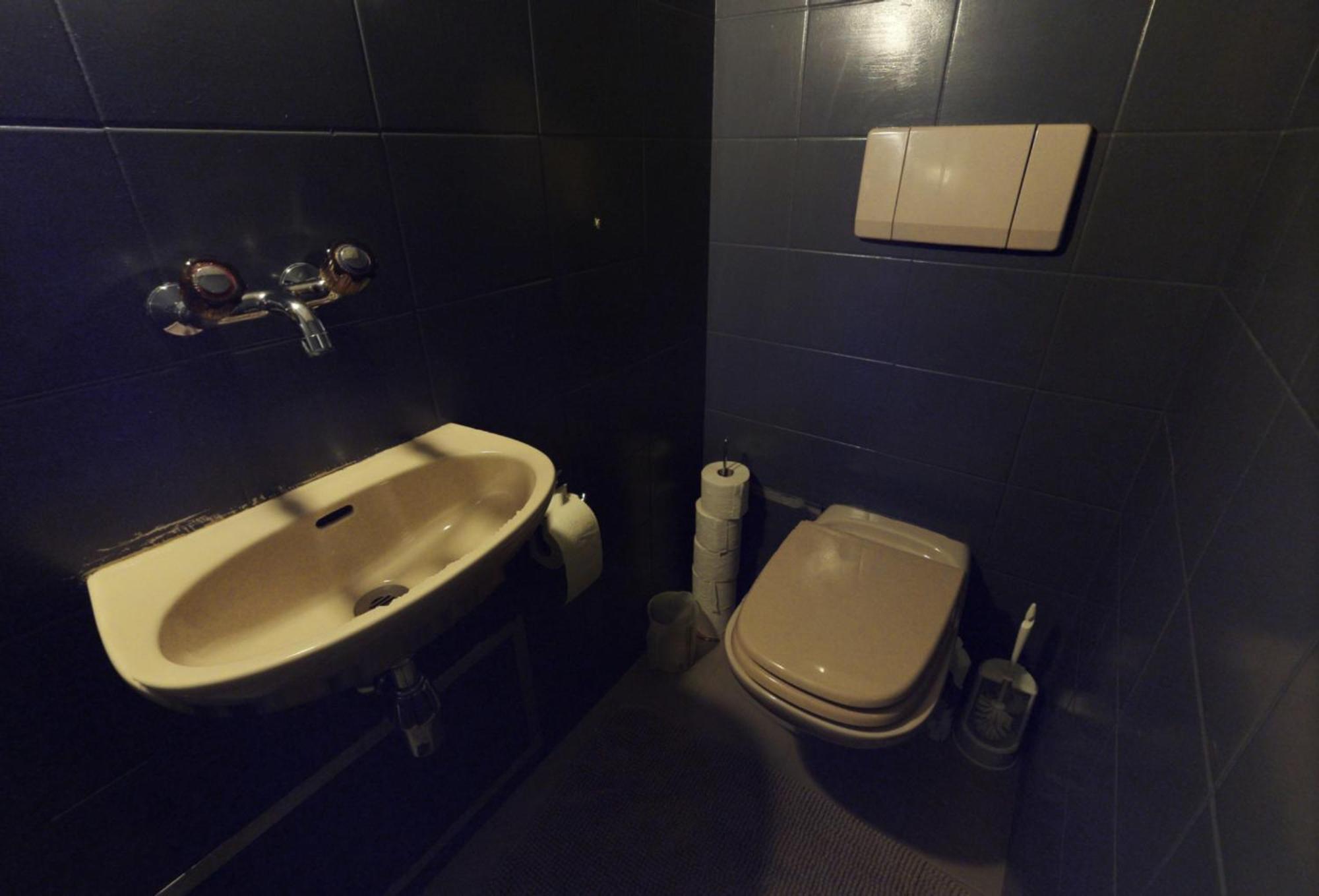 Spacious Two-bedroom * Genf